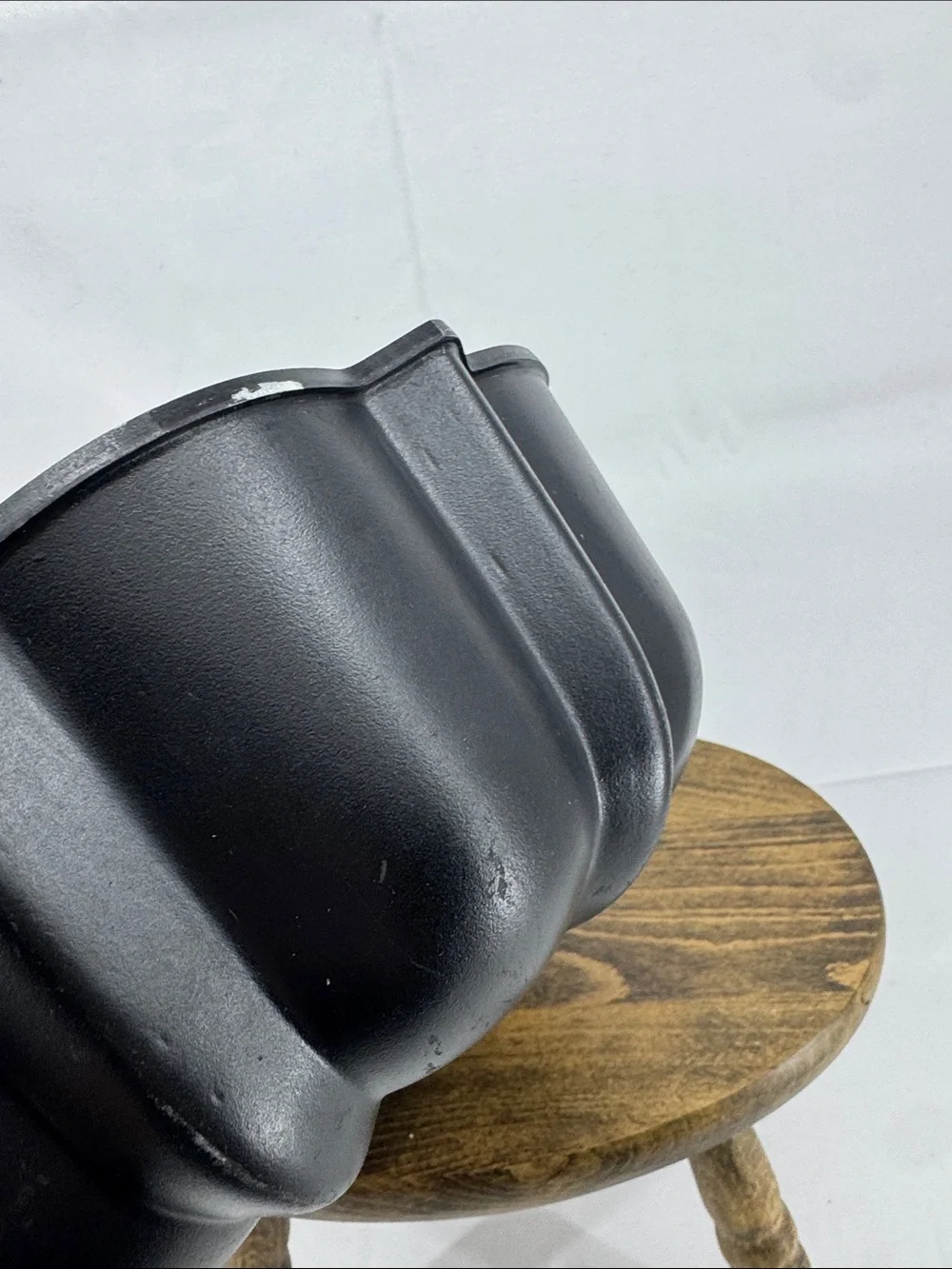 NordicWare Classic 12 Cup Black Nonstick Bundt Cake Pan